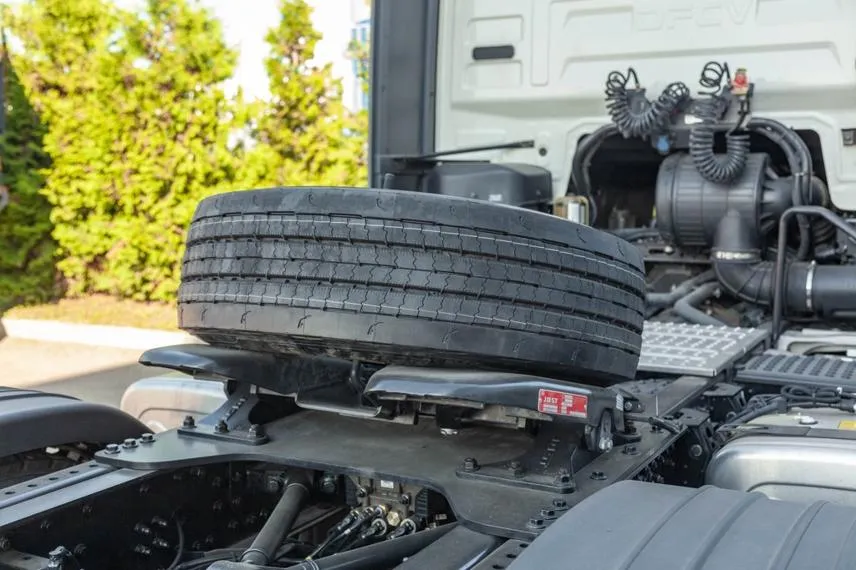 Седельный тягач DongFeng KX 4x2