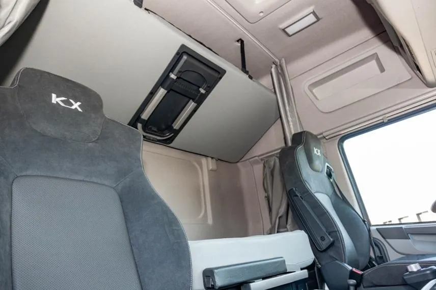 Седельный тягач DongFeng KX 4x2