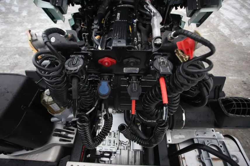 Седельный тягач DongFeng GX 4x2