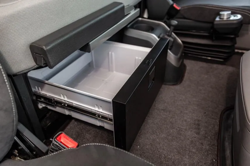 Седельный тягач DongFeng KX 4x2