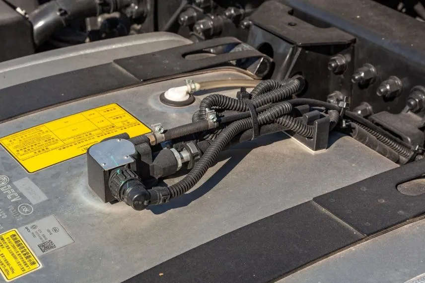 Седельный тягач DongFeng KX 4x2