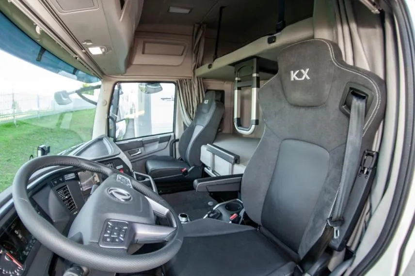 Седельный тягач DongFeng KX 4x2